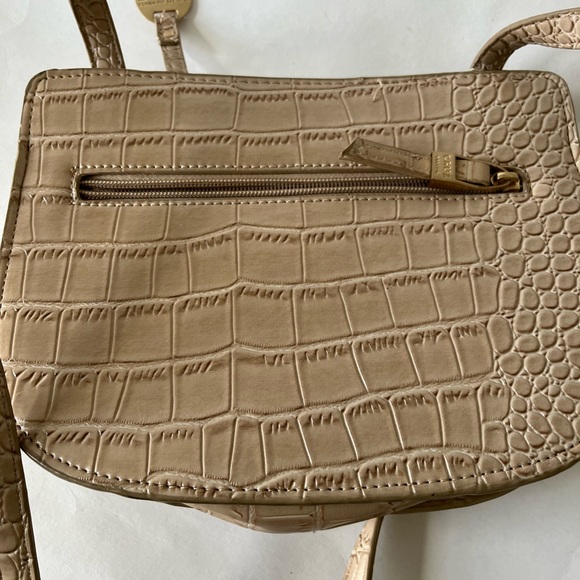 Penelope and Monica Cruz Carpisa Crossbody Bag - Picture 6 of 7